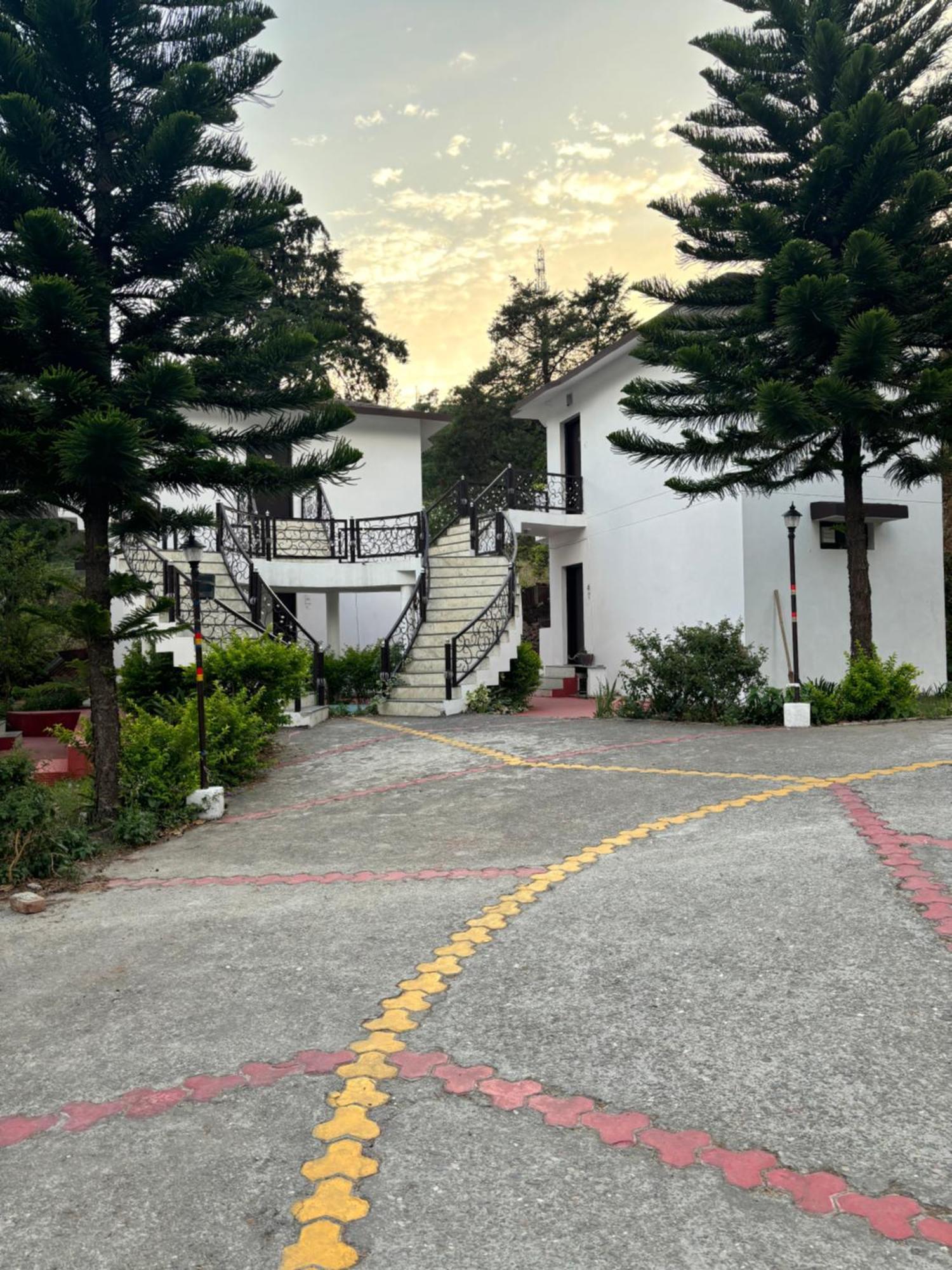 Shikha Resort Ewentbliz Bhīm Tāl Extérieur photo