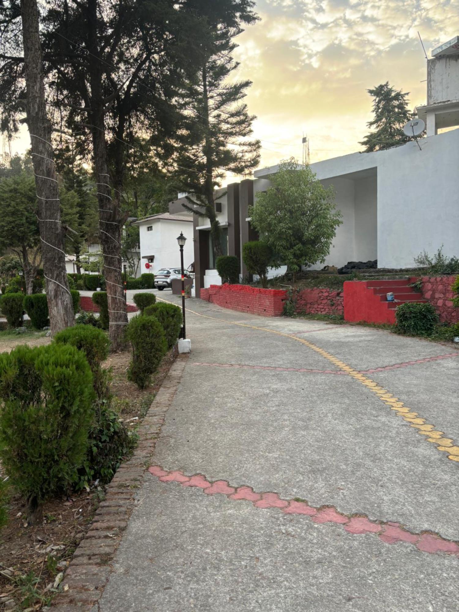 Shikha Resort Ewentbliz Bhīm Tāl Extérieur photo